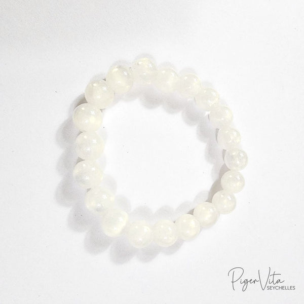 Pearly White Candy Style 8mm, 20 Plastic Beads Bracelet